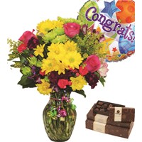 medium_with_large_chocolate_box_and_congrats_balloon_fresh_flower_bundle